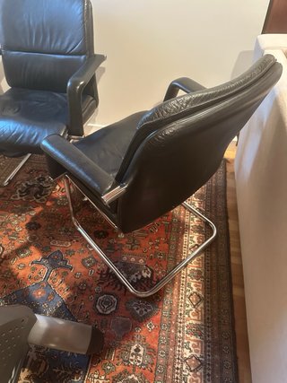 2 Sillones de Piel Negros para Oficina