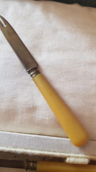 Set 11 Coltelli Frutta Manico Giallo.