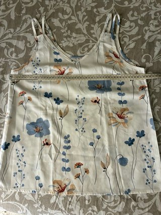 Blusa poliéster floreada