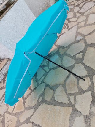 Parasol de playa nuevo