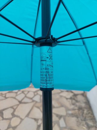 Parasol de playa nuevo