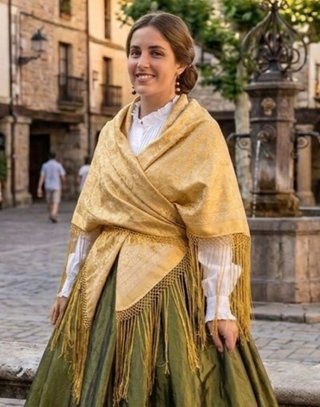 Manton adamascado regional