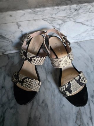 Sandali in pelle e pitone
