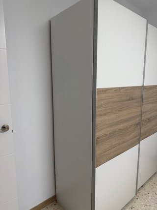 Armario moderno 2 puertas blanco y madera