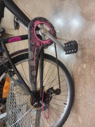 Bicicleta infantil rosa y negra