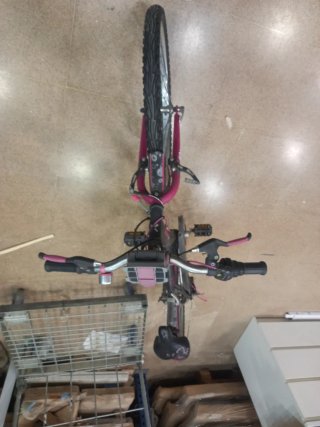 Bicicleta infantil rosa y negra