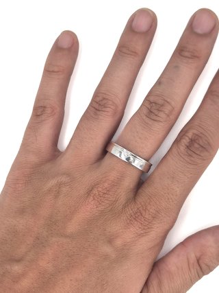P9850JGA Anillo Oro Blanco 18K con Diamante