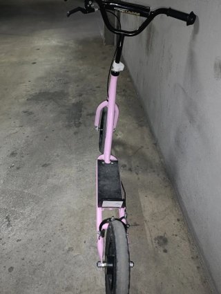 Patinete rosa infantil