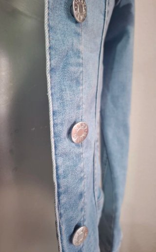 Chaqueta vaquera con volantes
