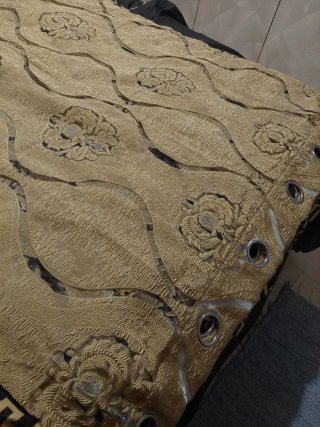 2 Cortinas doradas/beige con diseño