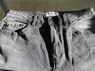 Pantalón Pull&Bear corto negro vaquero
