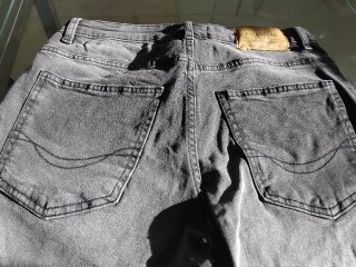 Pantalón Pull&Bear corto negro vaquero