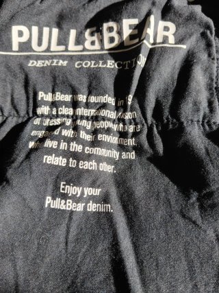 Pantalón Pull&Bear corto negro vaquero
