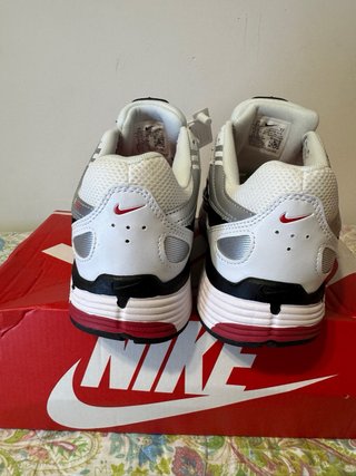 Nike P6000 Plata y Blanco