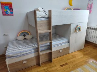 Cama juvenil con 2 camas y armario