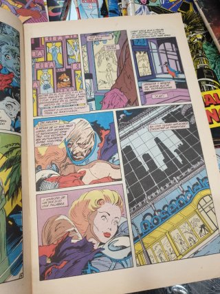 Lote de 99 comics de grapa Marvel, DC