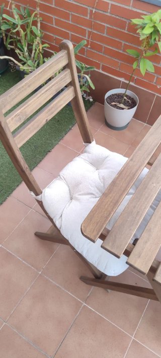 Mesa y 2 Sillas Plegables Madera