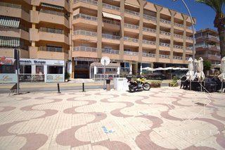 Local comercial en venta en Playa de Garrucha en Garrucha
