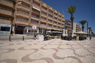 Local comercial en venta en Playa de Garrucha en Garrucha