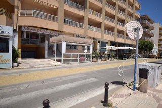 Local comercial en venta en Playa de Garrucha en Garrucha