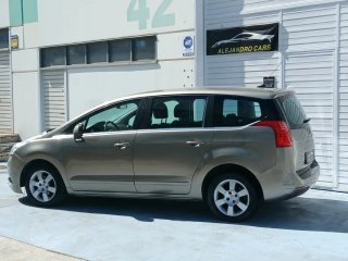 Peugeot 5008 2015