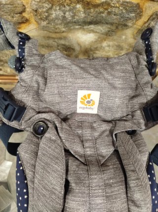 NUEVA Mochila Ergobaby Omni 360+funda invierno