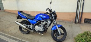 Moto Kawasaki ER-5 Azul