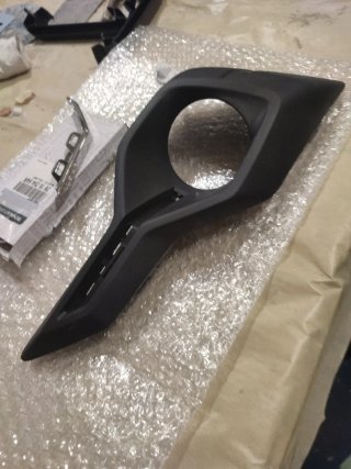 Embellecedor antiniebla Dacia Sandero Dcho