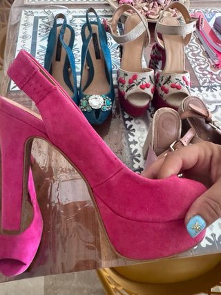 Sandalia tacón ante fucsia zata