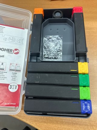 Remachadora Manual Multifunción DOGHER