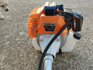 Desbrozadora de gasolina naranja