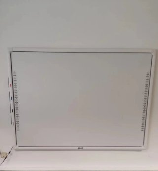 Pizarra Interactiva Iggual 85 + Proyector Ricoh