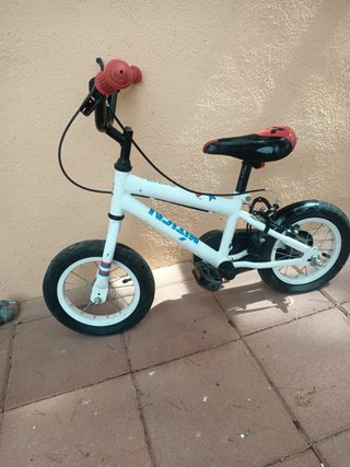 Bicicleta infantil blanca