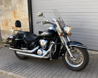 Kawasaki VN 900 Classic Negra