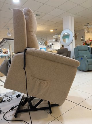 Poltrona relax con alzata, supporto lombare e poggiatesta