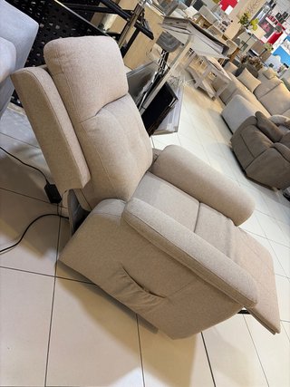 Poltrona relax con alzata, supporto lombare e poggiatesta