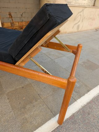Camillas de madera maciza · Hechas a mano