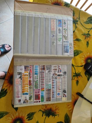 Volume francobolli 75