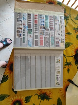 Volume francobolli 75