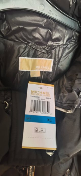Abrigo Michael Kors Negro Talla XL.
