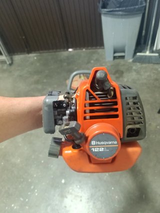 Desbrozadora Husqvarna 122L