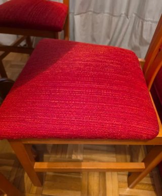 Mesa redonda extensible y 4 sillas madera