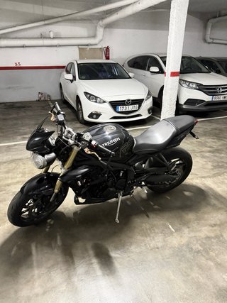 Triumph Street Triple 675 A2 Negra