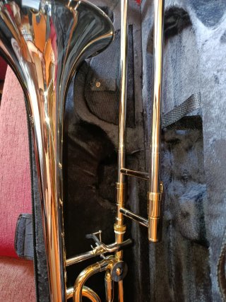 Trombón de varas tubería ancha