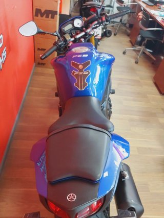 Yamaha YZ 8 Azul/Dorado Naked