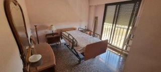 Cama hospitalaria/geriátrica metal y madera