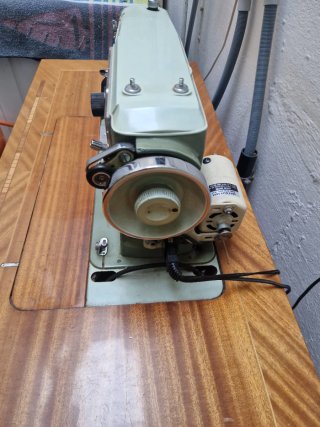 Máquina de coser Alfa eléctrica