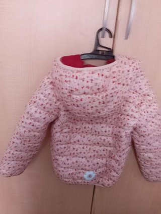 Abrigo infantil estampado flores