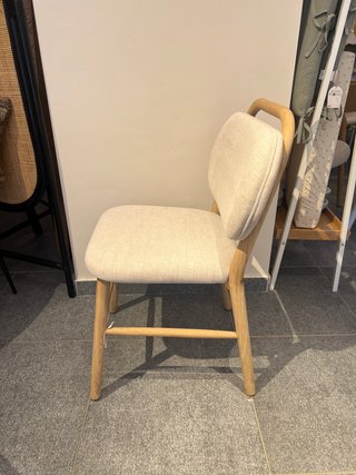 Sedia Helda Kave Home ciniglia beige legno