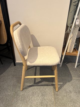Sedia Helda Kave Home ciniglia beige legno